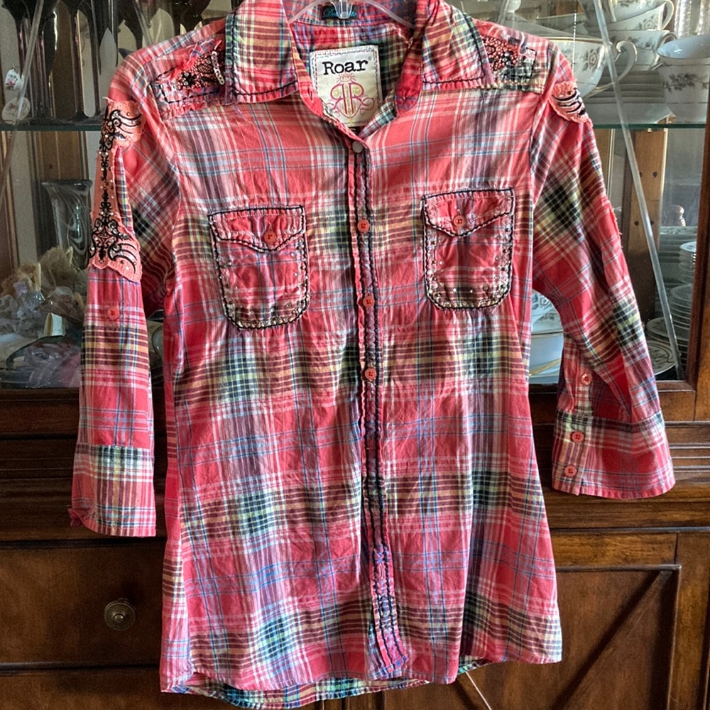 Roar long sleeve shirt